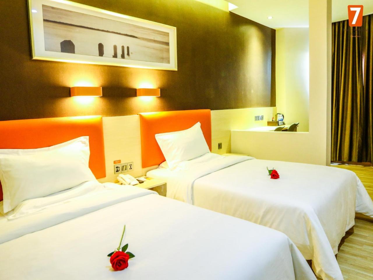 7 Days Premium Hotel Phnom Penh Exterior foto