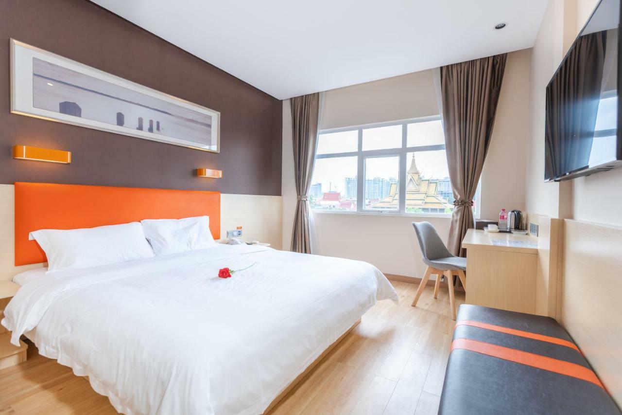 7 Days Premium Hotel Phnom Penh Exterior foto
