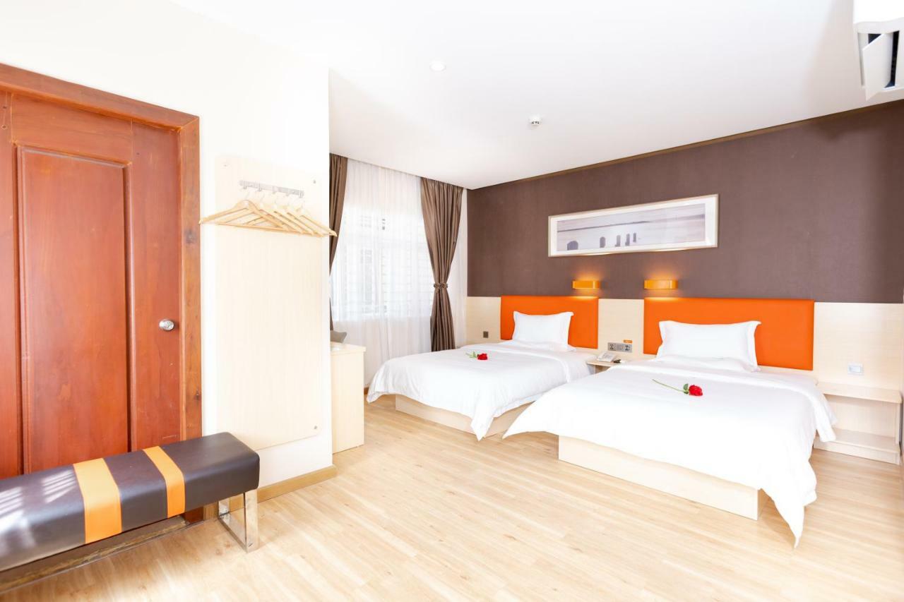 7 Days Premium Hotel Phnom Penh Exterior foto